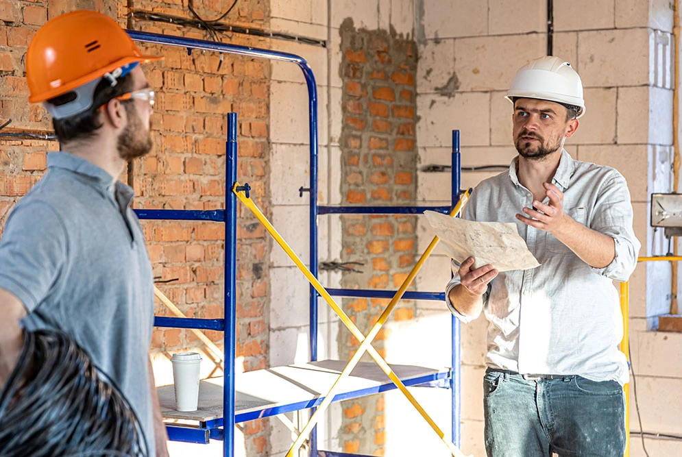 Bei Baubora übernehmen wir die komplette Sanierung Sie stehen im Mittelpunkt unserer Arbeit. Mit frischen Ideen, hoher Baukompetenz und der Erfahrung aus über 15 Jahren entwickeln und realisieren wir Ihr individuelles Bauvorhaben – kostenbewusst, qualitätsgerecht und vertragskonform.